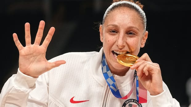taurasi-newsletter-gold-lead